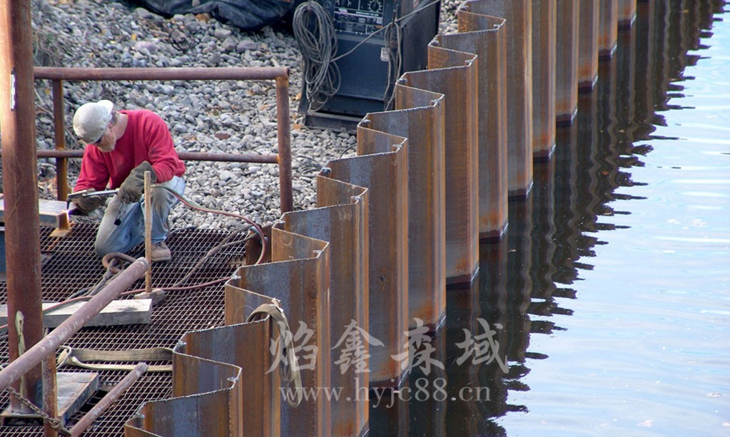 中鸿焰鑫森域钢板桩围堰